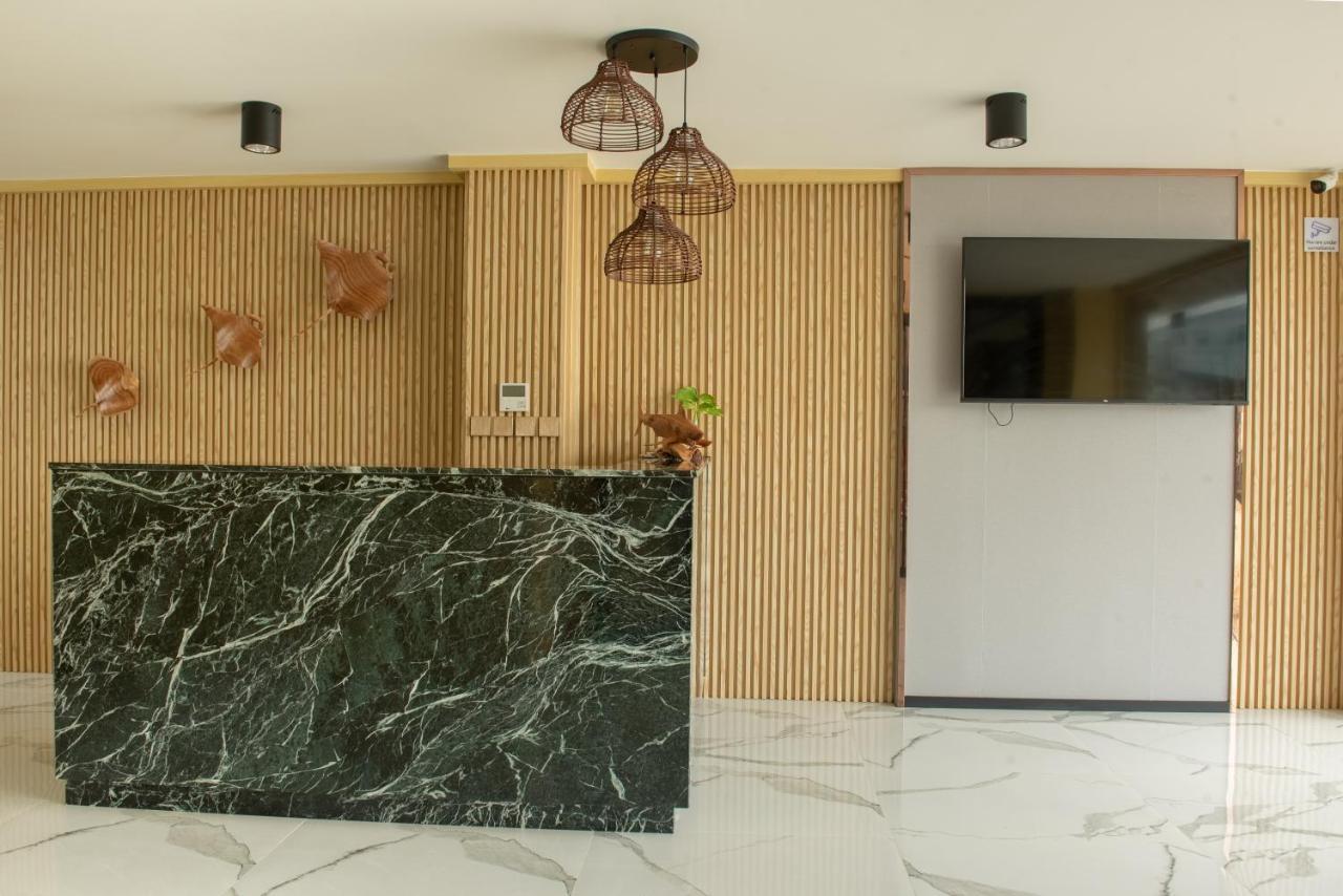Swarn By Hawks Hotels Kamadhoo Exterior photo