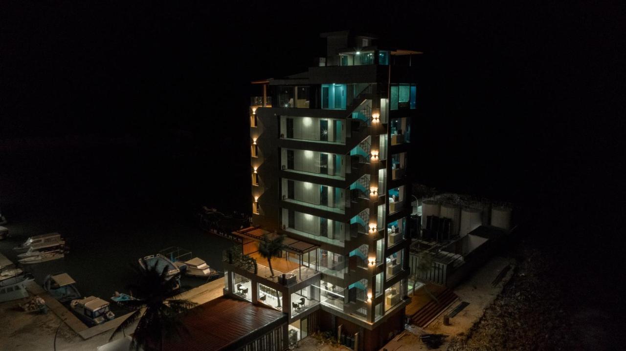 Swarn By Hawks Hotels Kamadhoo Exterior photo