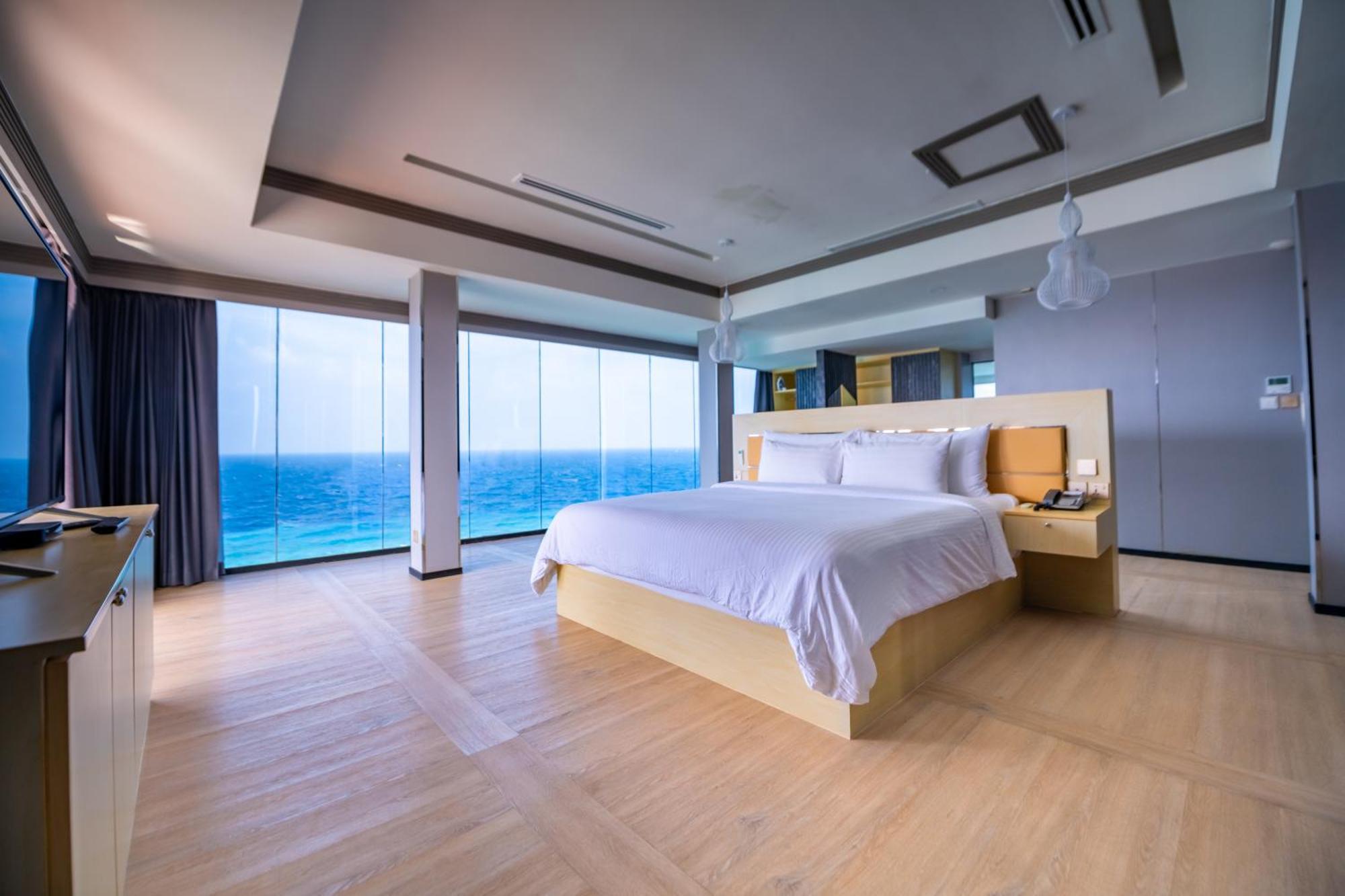 Swarn By Hawks Hotels Kamadhoo Exterior photo