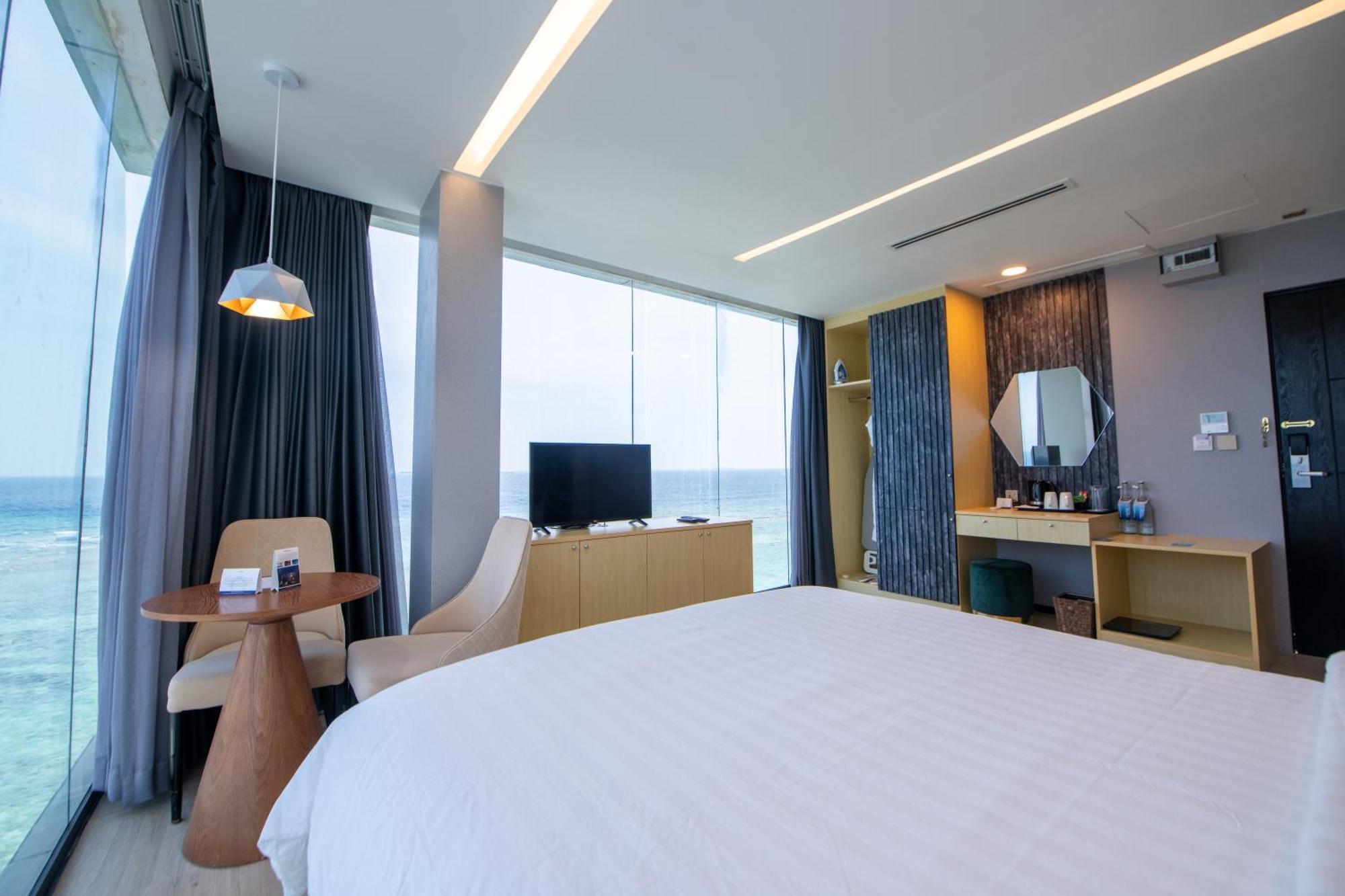 Swarn By Hawks Hotels Kamadhoo Exterior photo