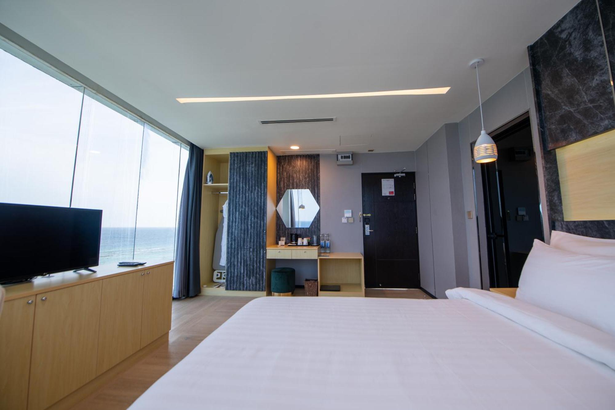 Swarn By Hawks Hotels Kamadhoo Exterior photo