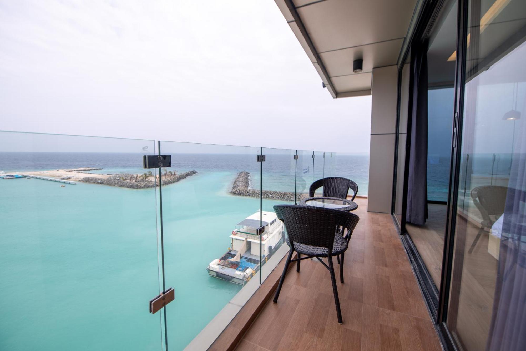 Swarn By Hawks Hotels Kamadhoo Exterior photo