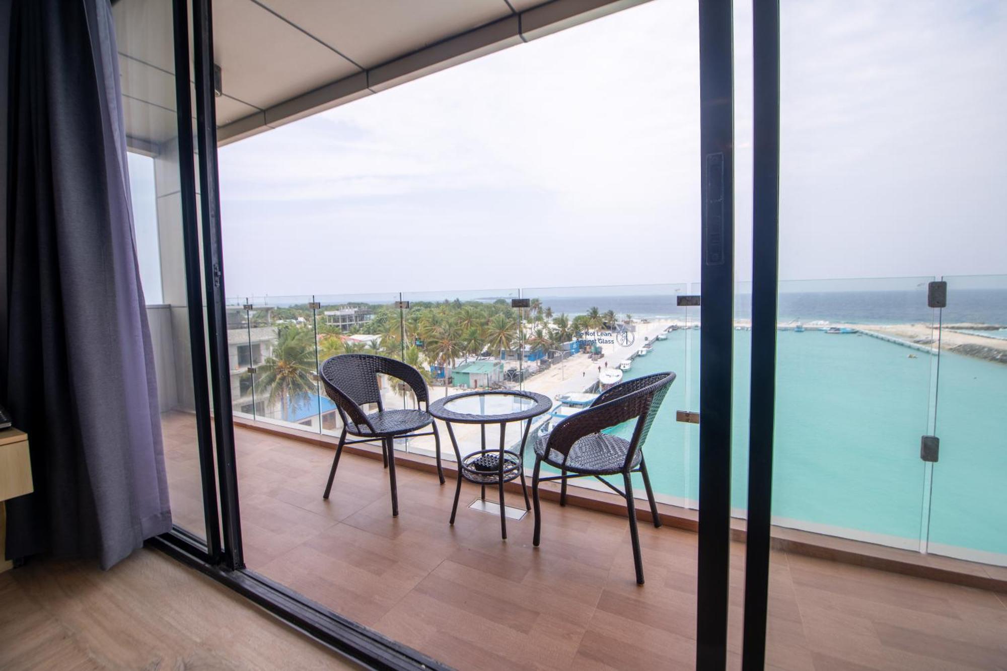 Swarn By Hawks Hotels Kamadhoo Exterior photo
