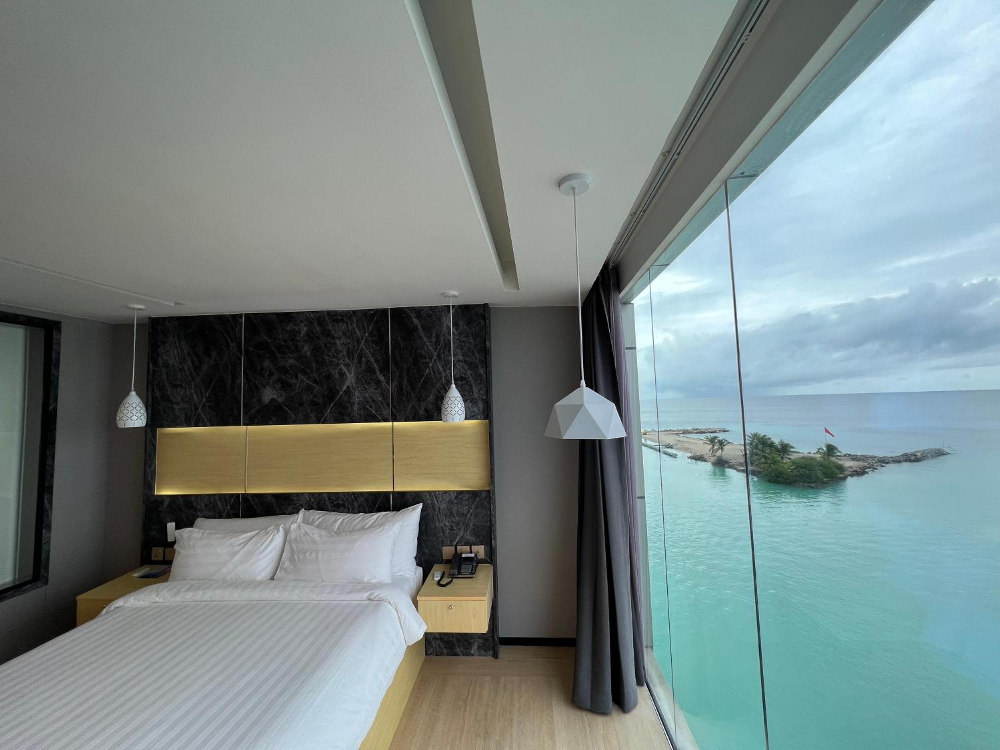 Swarn By Hawks Hotels Kamadhoo Exterior photo