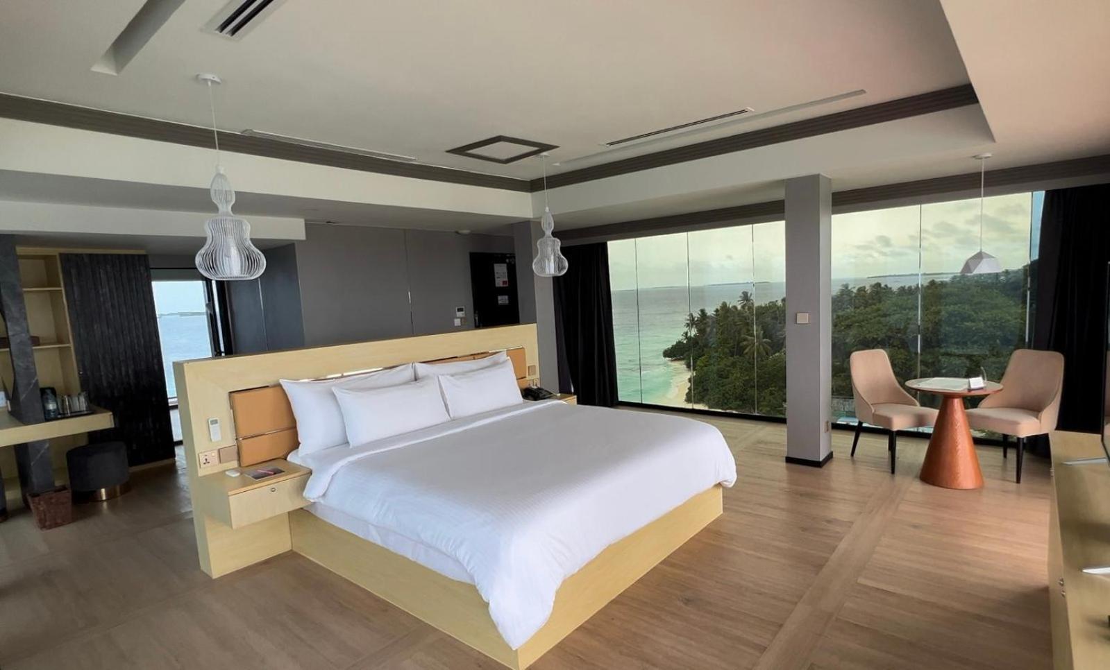 Swarn By Hawks Hotels Kamadhoo Exterior photo