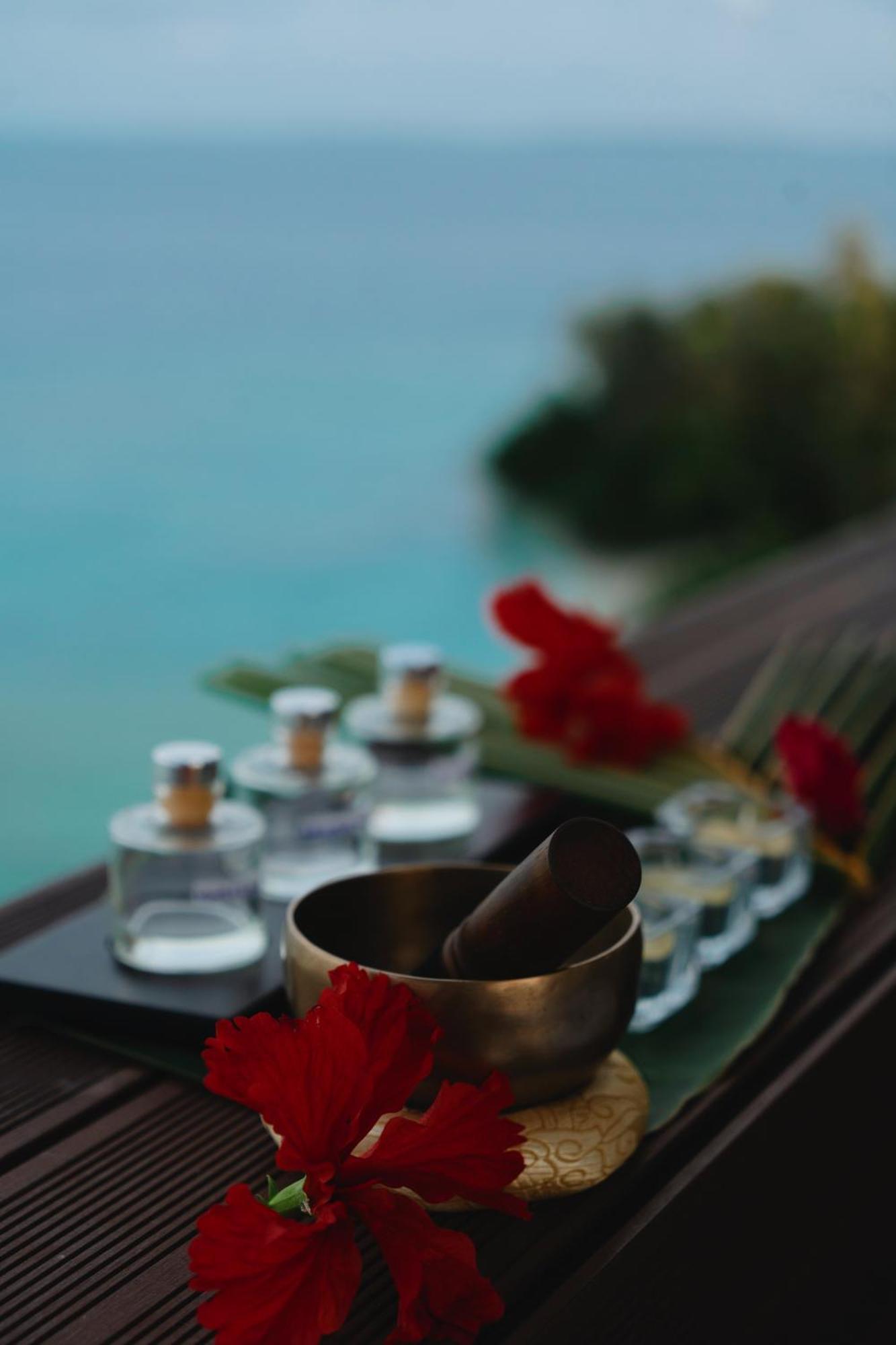Swarn By Hawks Hotels Kamadhoo Exterior photo